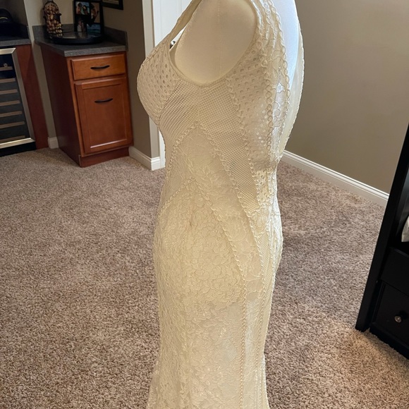 Wedding dress -lace - Picture 4 of 13